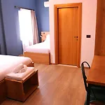 地拉那奥达酒店 3* 地拉那
