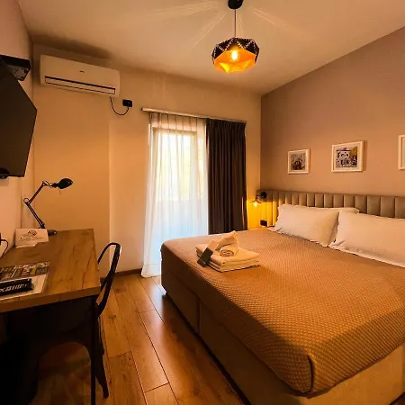 מלון Oda Hotel Tirana 3*