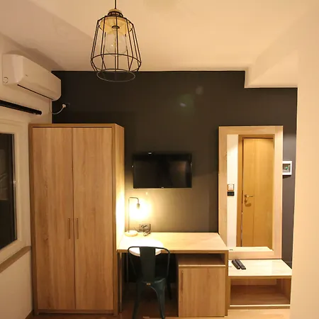 Oda Hotel Tirana מלון