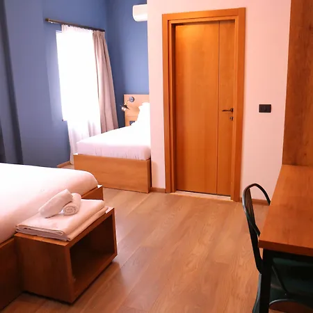 Oda Hotel Tirana 3* טיראנה