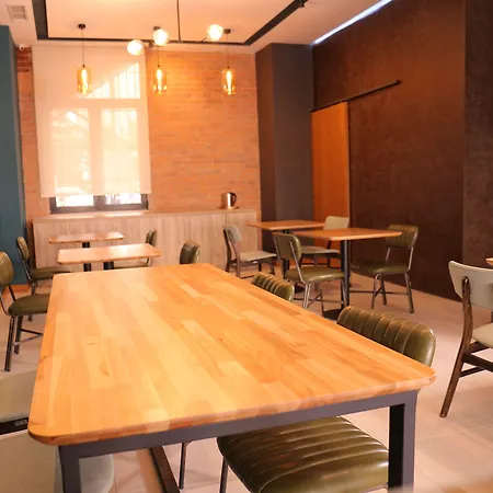 Oda Hotel Tirana מלון טיראנה