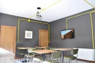 Oda Hotel Tirana 3* טיראנה